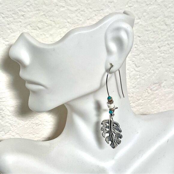 Silver tone leaf beaded earrings - Picture 6 of 9